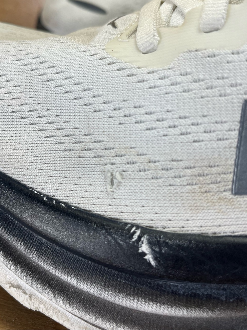Hoka One One Bondi 8 REFLECTIVE Mens Sz 10.5 Running Shoes Sneakers White Black - Picture 6 of 14